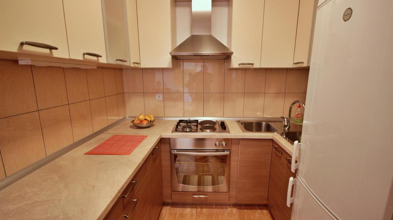 Apartment Jen Оміш Екстер'єр фото