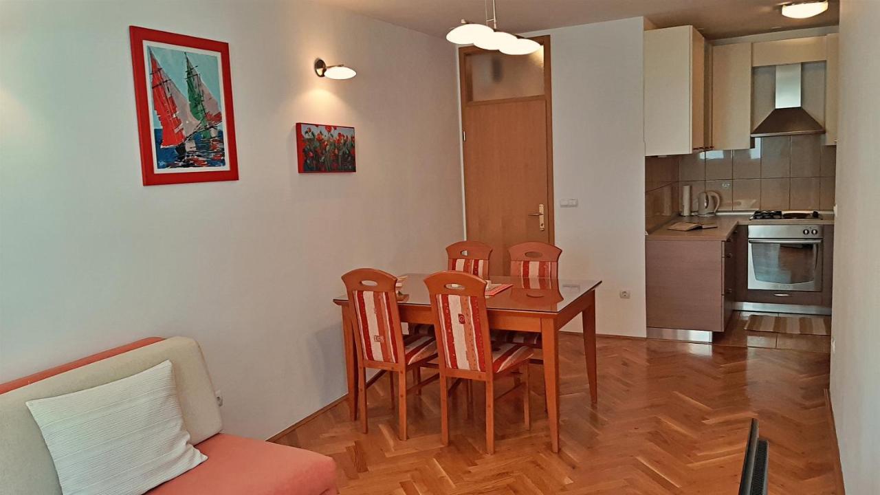 Apartment Jen Оміш Екстер'єр фото