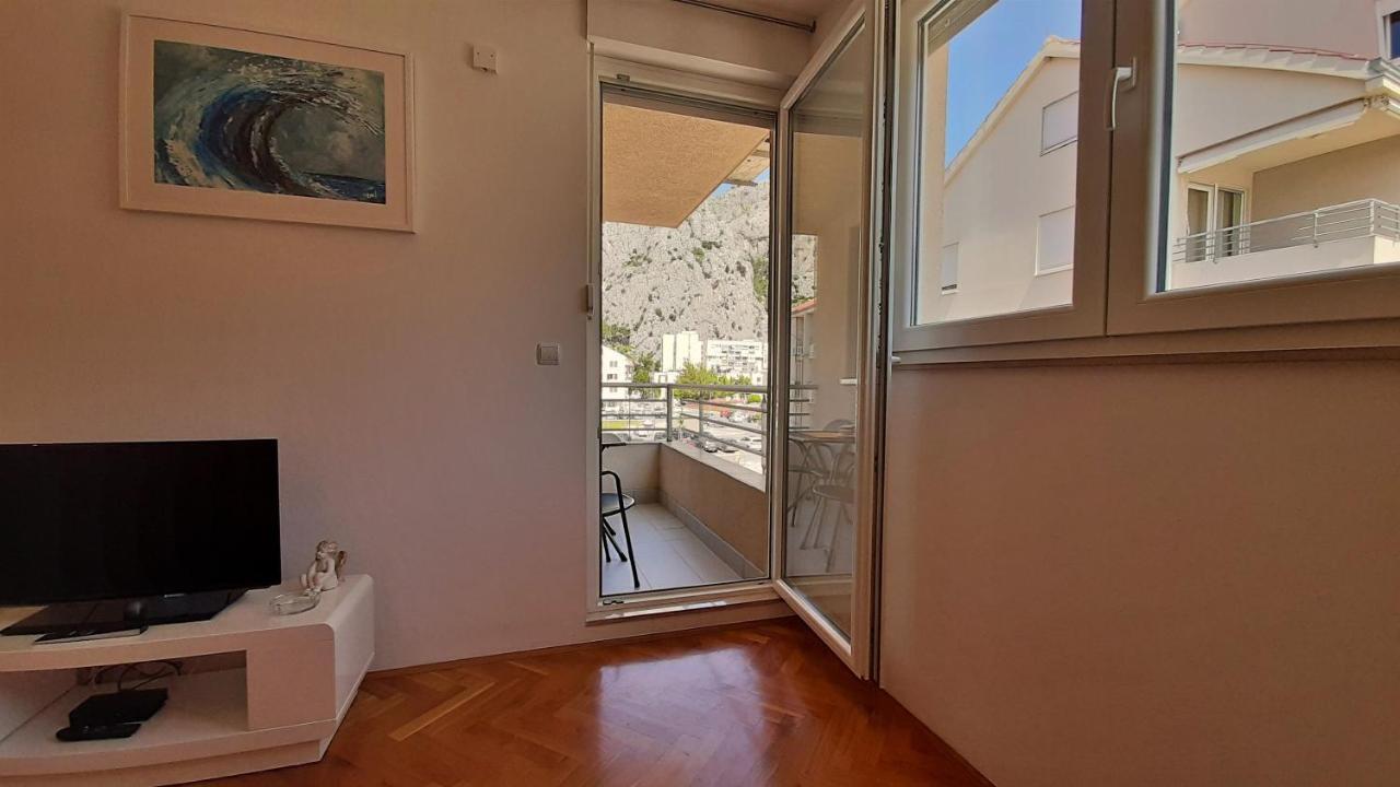 Apartment Jen Оміш Екстер'єр фото