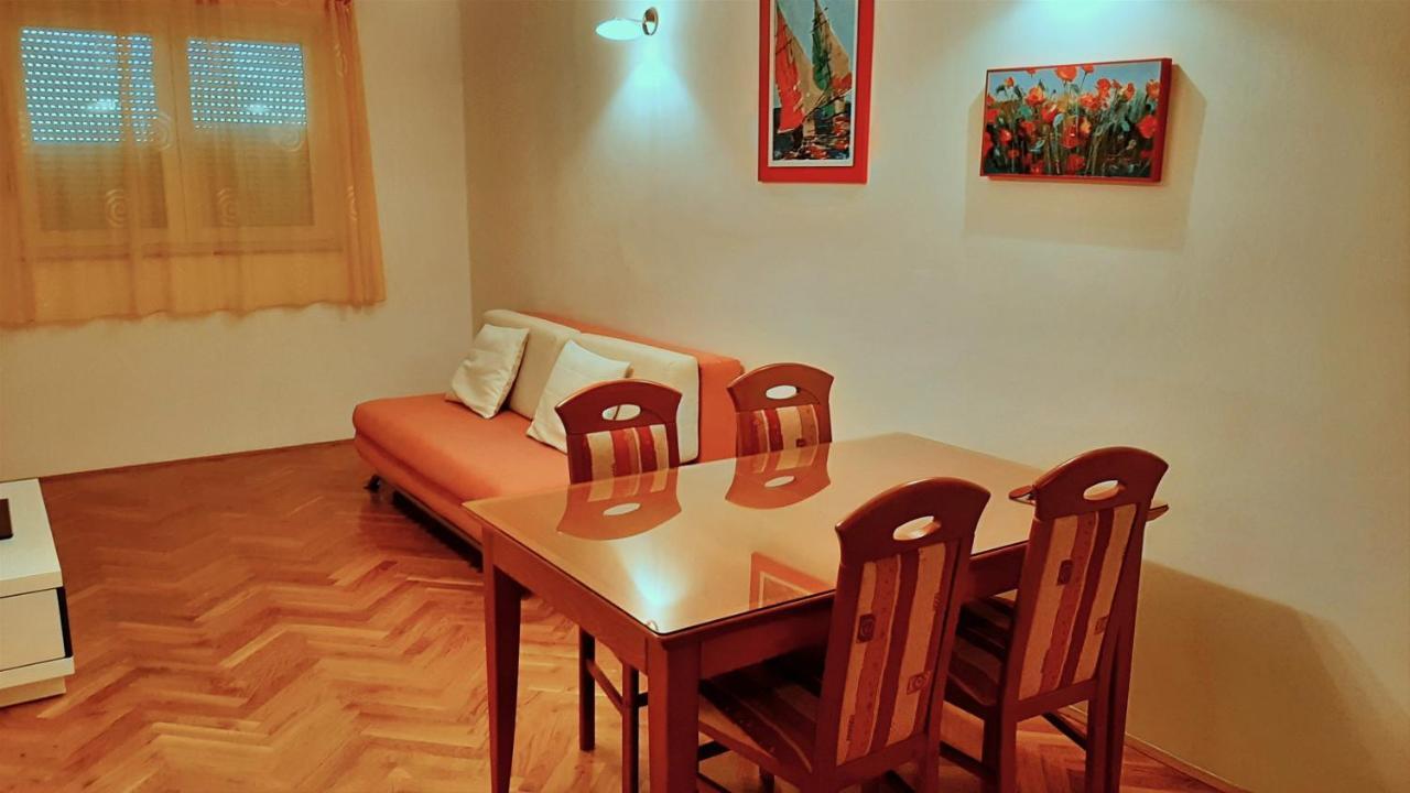 Apartment Jen Оміш Екстер'єр фото