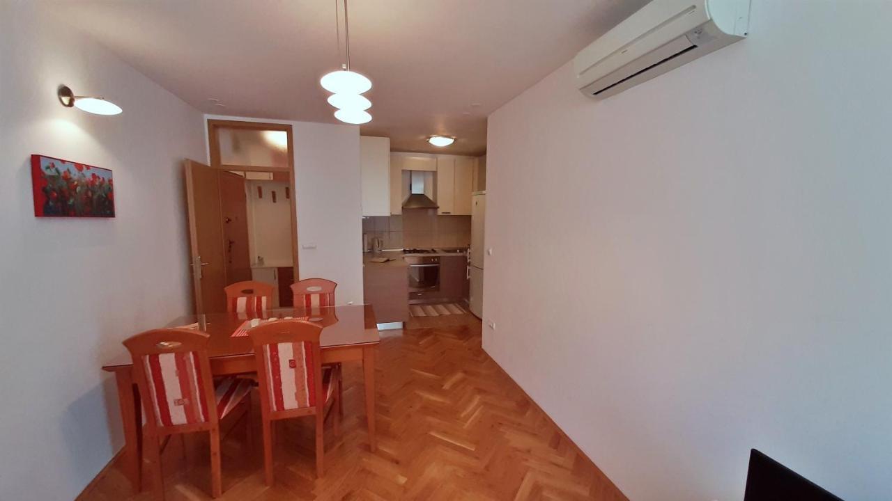 Apartment Jen Оміш Екстер'єр фото